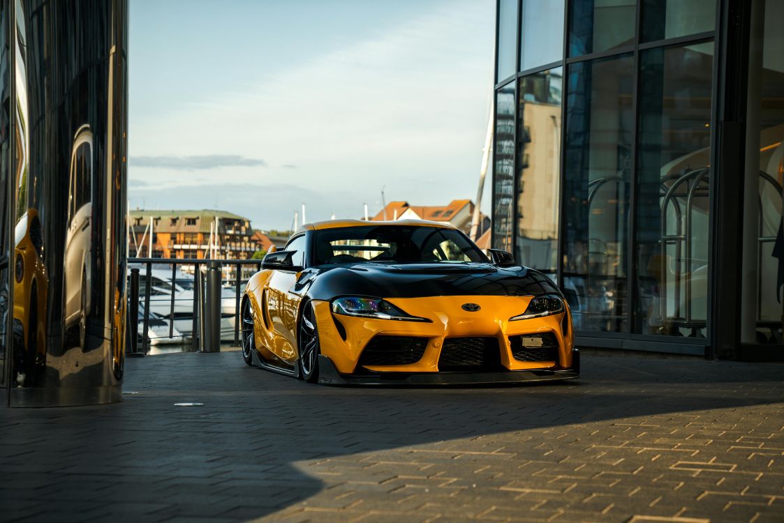 Sports Car HK 彙整全球頂尖跑車品牌資訊，為您提供最全面的品牌百科。從法拉利、林寶堅尼的極致工藝，到保時捷的德系精密，以及經典 JDM 的改裝傳奇，我們深度剖析各大品牌的歷史傳承、經典車款及市場價值。不論您追求賽道速度、收藏潛力或日常駕駛樂趣，我們的專業介紹列表能助您掌握各家所長，在眾多名車中精準鎖定心儀座駕。探索 Sports Car HK，深入了解定義速度的傳奇品牌。